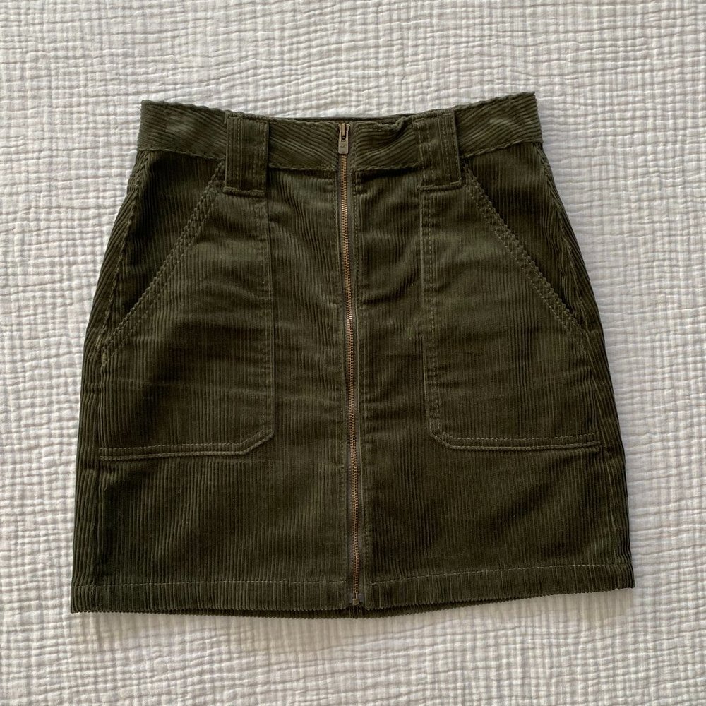 Hollister Corduroy Ultra High-rise Mini Skirt (Sz.0)